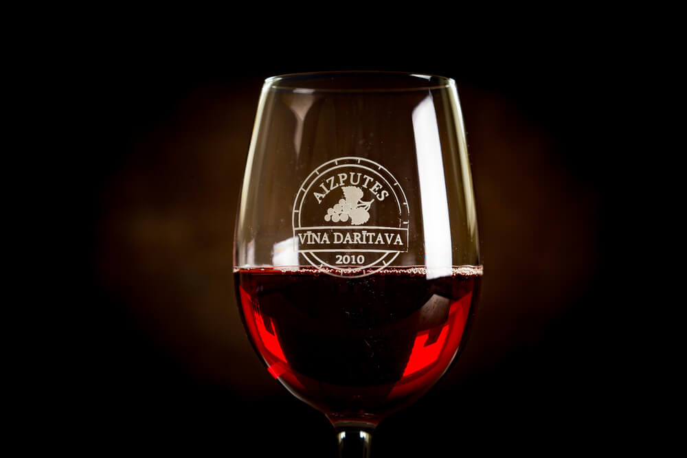 aizputes vins-aizputes vina daritava-sakums-sarkanvins-home-red wine-Aizpute Winery-главная-красное вино-Винодельня Айзпуте